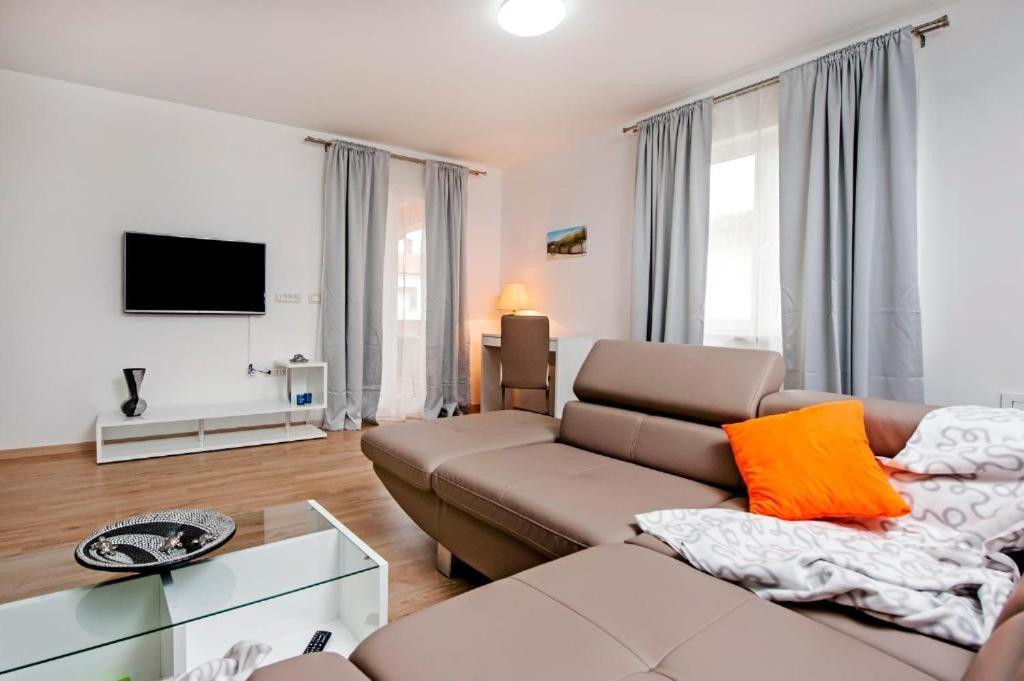 Aria Room And Apartmant Fuga روفينج المظهر الخارجي الصورة
