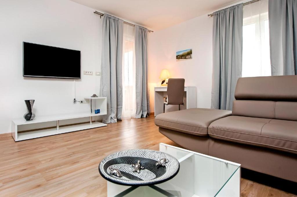 Aria Room And Apartmant Fuga روفينج المظهر الخارجي الصورة