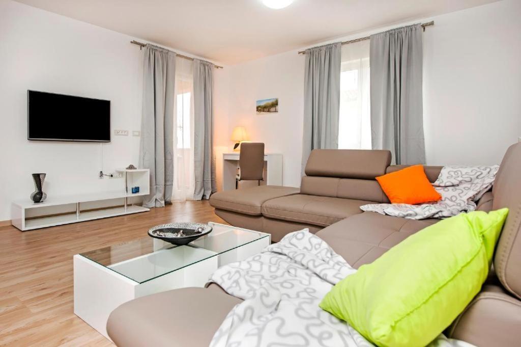 Aria Room And Apartmant Fuga روفينج المظهر الخارجي الصورة