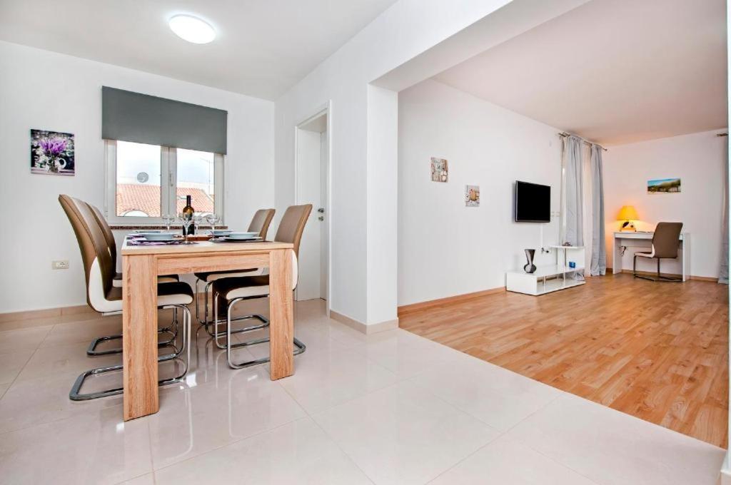 Aria Room And Apartmant Fuga روفينج المظهر الخارجي الصورة
